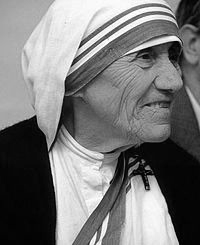 あなたの心を与えなさい。 | マザー・テレサさんの名言・格言・英語 一覧リスト